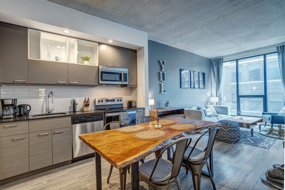 Corporate 2 Bedroom with 2 Bathroom in Vancouver | Richard & Pender Building Main Image